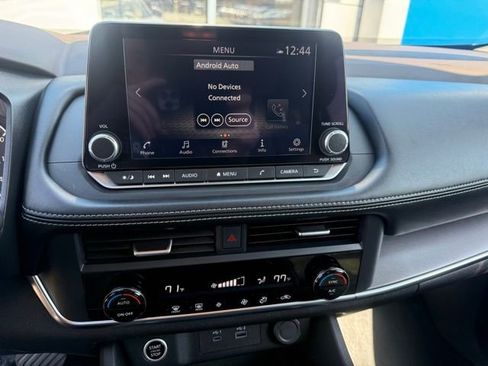 Used 2023 Nissan Rogue SV image 25