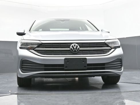 Used 2024 Volkswagen Jetta SE image 22