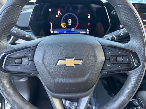 Used 2025 Chevrolet Trax LT image 25