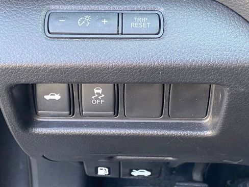 Used 2017 Nissan Altima 2.5 SR FWD image 19