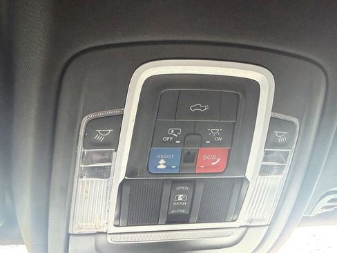 Used 2023 RAM 1500 Laramie AWD/4WD image 19