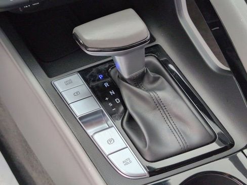 Used 2025 Hyundai Elantra SEL FWD image 19