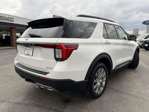 Used 2025 Ford Explorer Active w/ Active Comfort Package AWD/4WD image 4