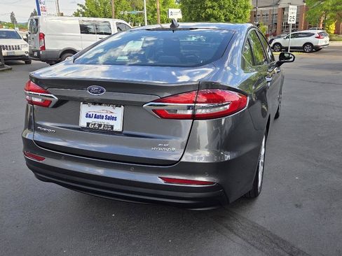 Used 2019 Ford Fusion SE FWD image 9