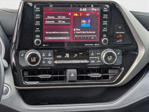 Used 2021 Toyota Highlander XLE image 13