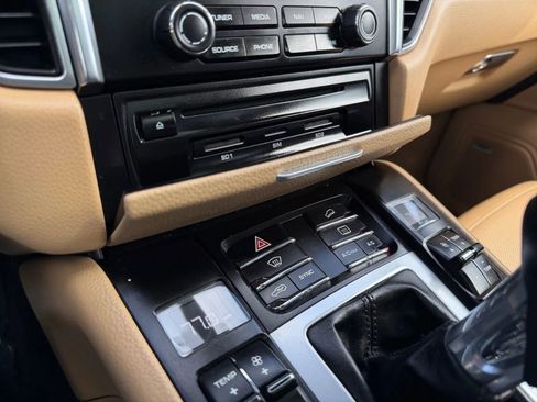 Used 2018 Porsche Macan S AWD/4WD image 23