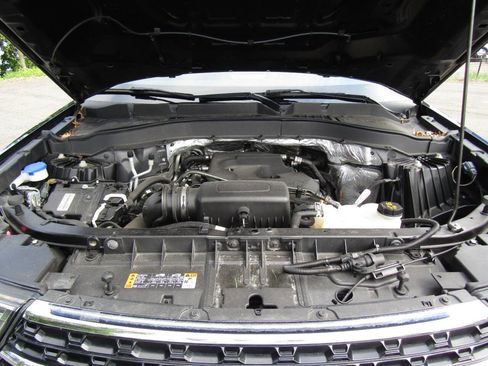 Used 2020 Ford Explorer XLT w/ Equipment Group 202A AWD/4WD image 30