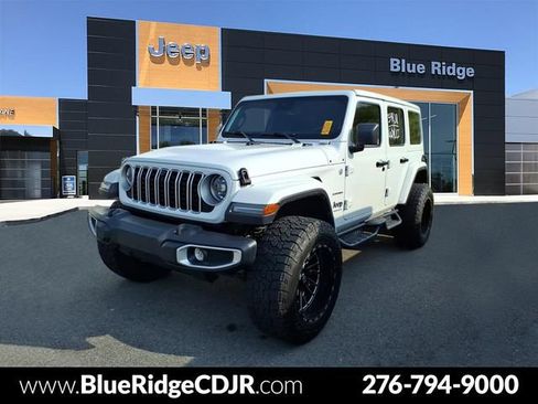Used 2024 Jeep Wrangler Unlimited Sahara w/ Technology Group AWD/4WD image 1