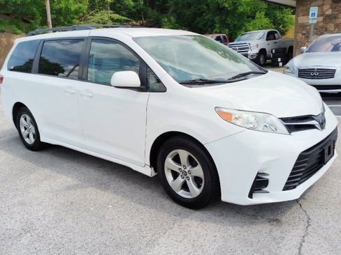 Used 2018 Toyota Sienna LE FWD image 7