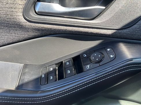 Certified 2022 Nissan Rogue SV image 18