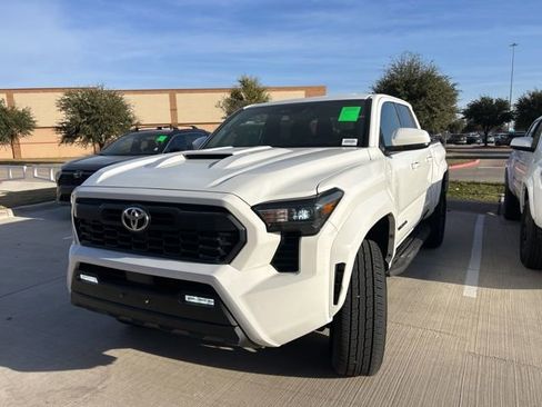 Used 2024 Toyota Tacoma TRD Sport image 8