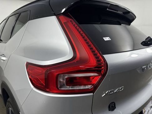 Used 2019 Volvo XC40 T5 R-Design image 30
