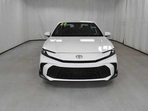 Certified 2025 Toyota Camry SE image 4