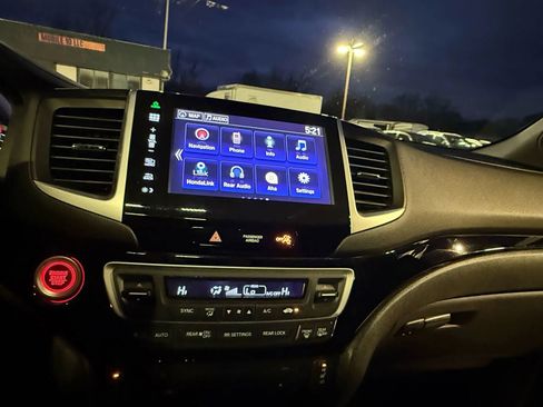 Used 2016 Honda Pilot Touring image 27