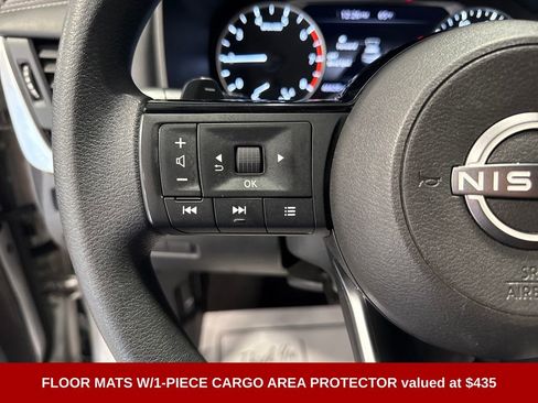 Used 2023 Nissan Rogue SV AWD/4WD image 3