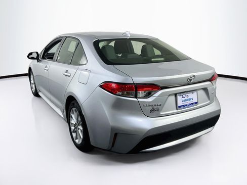 Used 2021 Toyota Corolla LE w/ LE Convenience Package FWD image 7