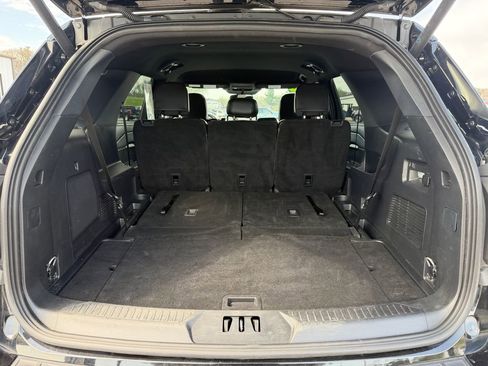 Used 2025 Ford Explorer ST-Line w/ ST-Line Street Pack image 8