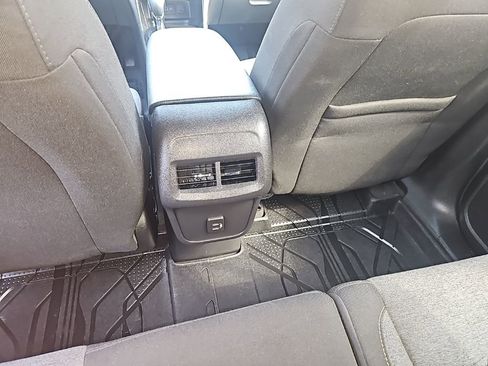 Used 2023 Chevrolet Equinox LT image 23