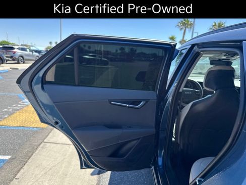 Certified 2025 Kia Niro EX Touring FWD image 20