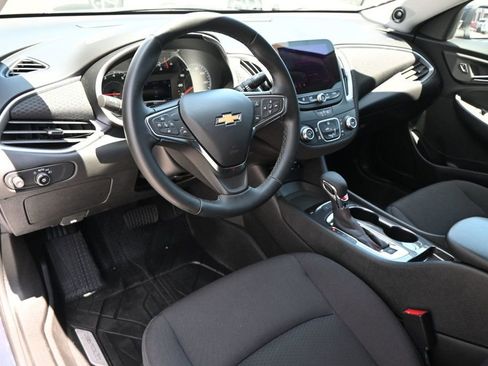 Used 2025 Chevrolet Malibu RS FWD image 8