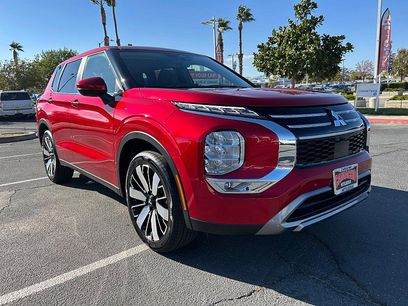 New 2025 Mitsubishi Outlander SE