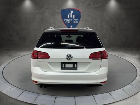 Used 2015 Volkswagen Golf TDI SE image 4