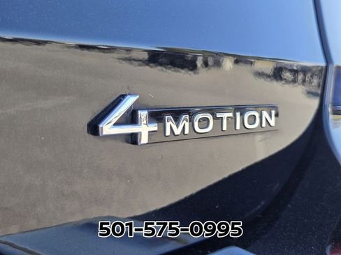 Used 2024 Volkswagen Taos SEL AWD/4WD image 19