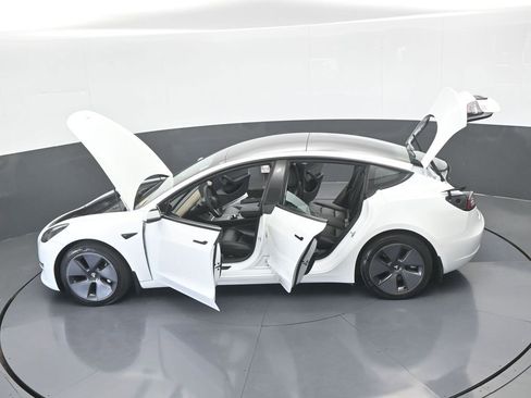 Used 2023 Tesla Model 3 Standard Range image 65