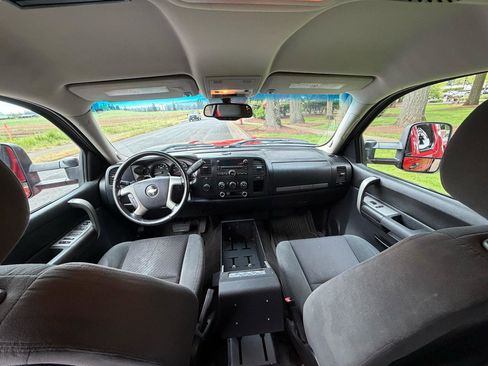 Used 2009 Chevrolet Silverado 2500 LT AWD/4WD image 12