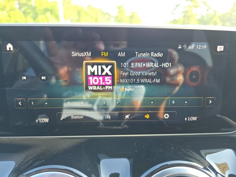 Used 2021 Mercedes-Benz GLA 250 4MATIC image 22