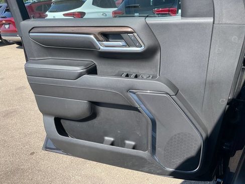 Used 2023 Chevrolet Silverado 1500 LT AWD/4WD image 44