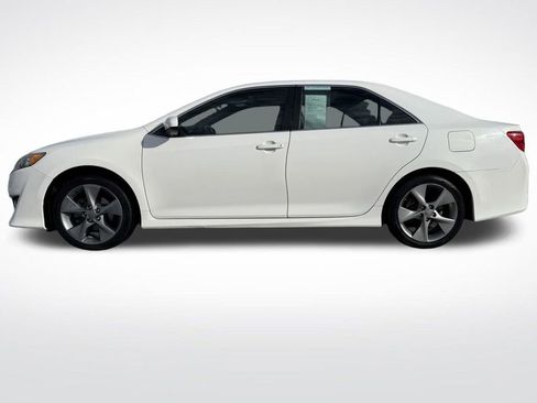Used 2012 Toyota Camry SE w/ Leather Pkg image 6