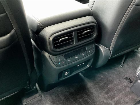 Used 2024 Honda Pilot Elite image 11