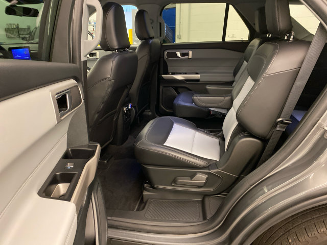 Used 2023 Ford Explorer XLT w/ Equipment Group 202A AWD/4WD image 38