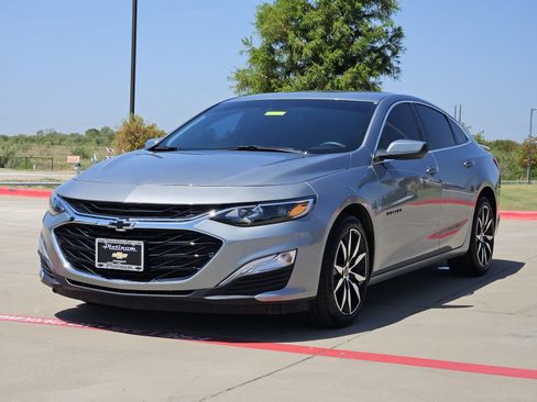 Certified 2025 Chevrolet Malibu RS FWD image 2