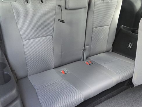 Used 2022 Toyota Highlander LE image 18