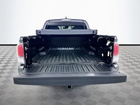 Used 2022 Toyota Tacoma TRD Sport w/ Technology Package AWD/4WD image 27
