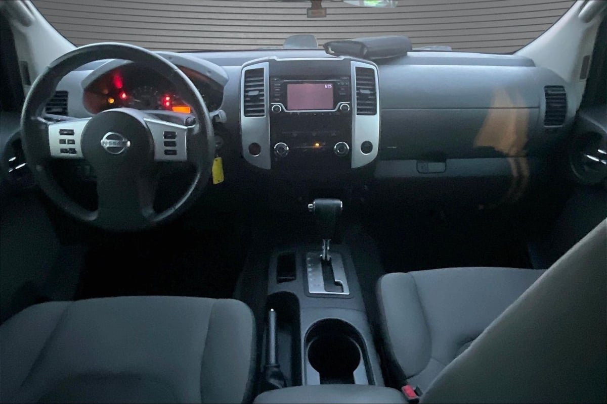 Used 2015 Nissan Xterra S RWD image 7