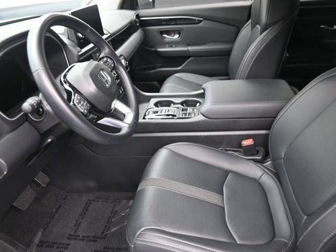 Used 2024 Honda Pilot EX-L image 11