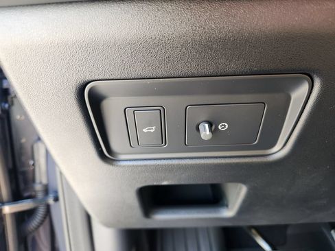 New 2026 Land Rover Discovery Limited Edition AWD/4WD image 19