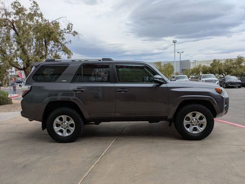 Used 2021 Toyota 4Runner SR5 Premium w/ Moonroof Package AWD/4WD image 6
