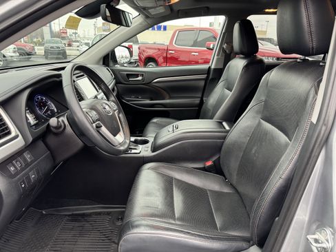 Used 2019 Toyota Highlander Limited image 26
