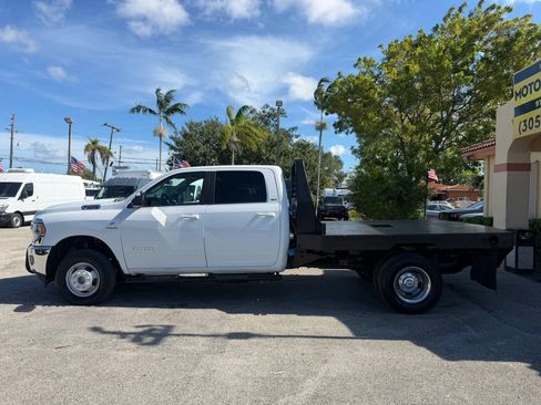 Used 2020 RAM 3500 4x4 Crew Cab SLT DRW w/ Quick Order Package 2YG SLT image 2
