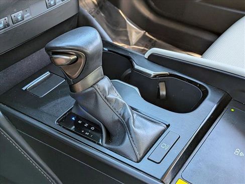 Certified 2025 Lexus ES 350 w/ Premium Package image 12