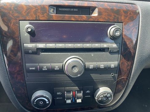 Used 2014 Chevrolet Impala LT w/ LT Sunroof Package image 14