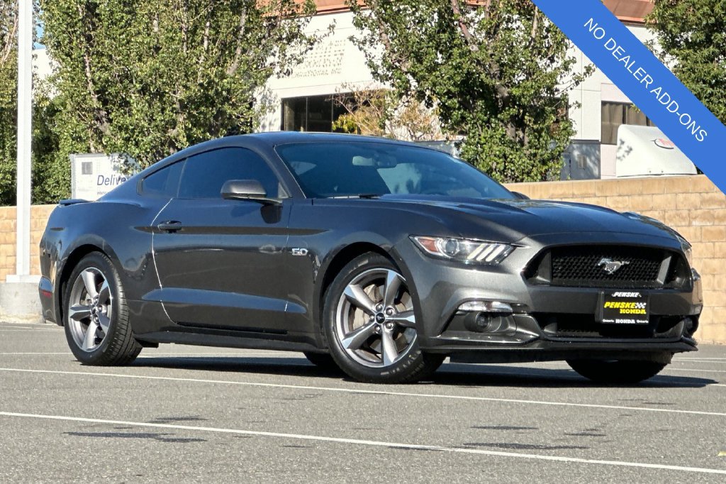 Used 2017 Ford Mustang GT RWD image 2