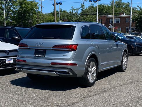 Used 2023 Audi Q7 3.0T Premium w/ Convenience Package AWD/4WD image 3