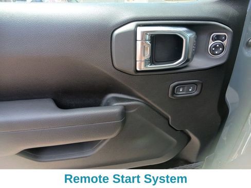 New 2025 Jeep Gladiator Willys image 12