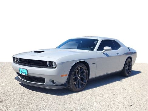 Used 2021 Dodge Challenger R/T w/ Blacktop Package image 2