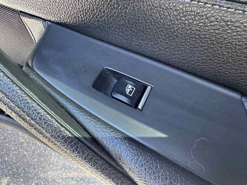 Used 2019 BMW 530i RWD image 34
